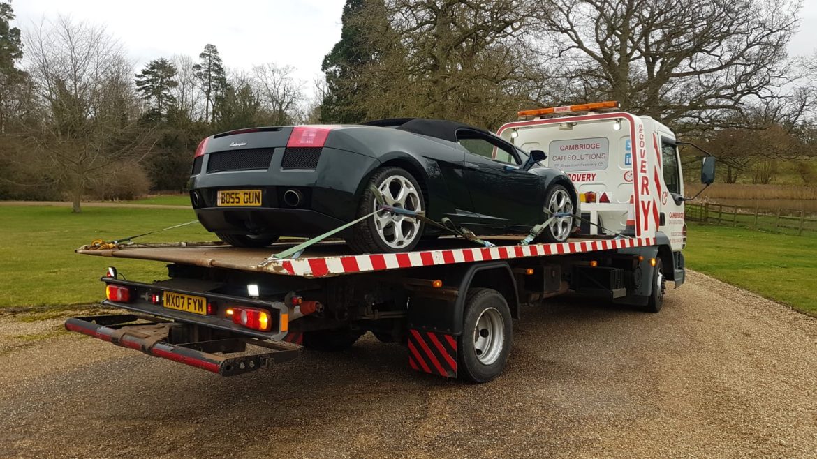 Vehicle recovery truck in action